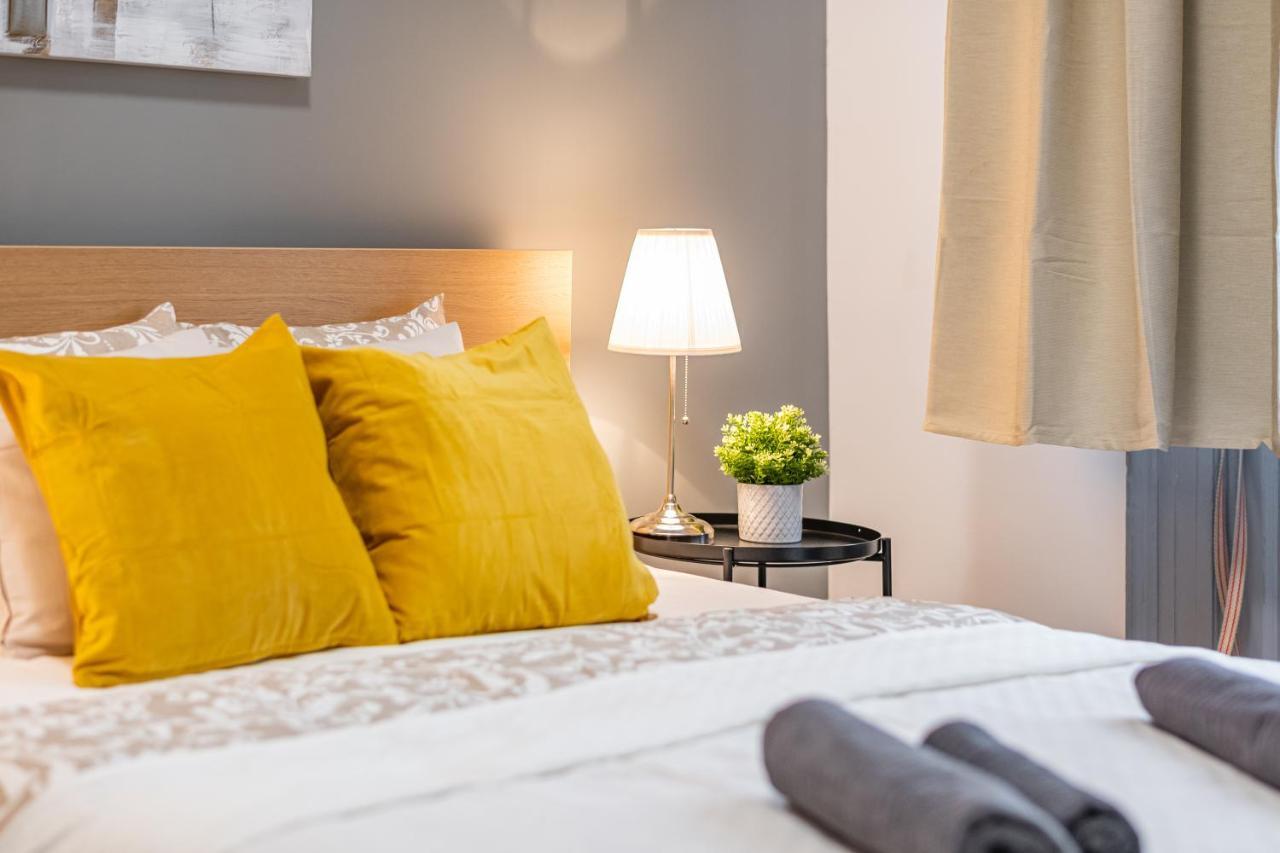 Deluxe Kazincy Apartment In The Heart Of Budapest Exterior foto