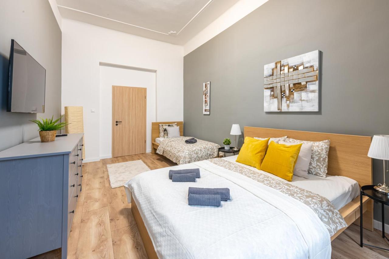 Deluxe Kazincy Apartment In The Heart Of Budapest Exterior foto